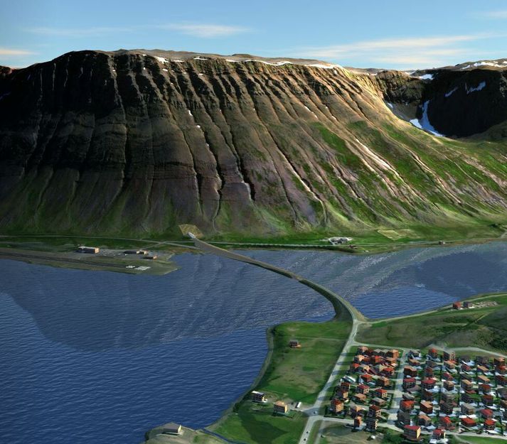 Gangamunni Skutulsfjarðarmegin kæmi við Ísafjarðarflugvöll, yrði þessi leið valin.