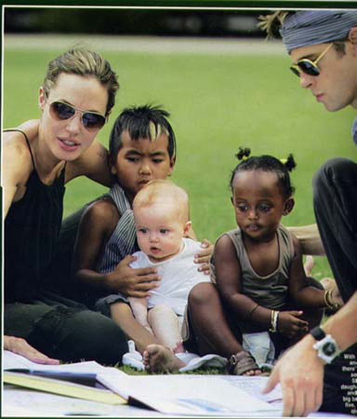Angelina, Maddox, Shiloh, Zahara og Brad á góðri stundu