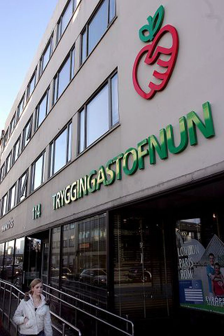 Tryggingastofnun Grunur er um fjár- og bótasvik fyrrum starfsmanns hjá Tryggingastofnun. Nokkrir hafa verið handteknir og einn úrskurðaður í gæsluvarðhald.