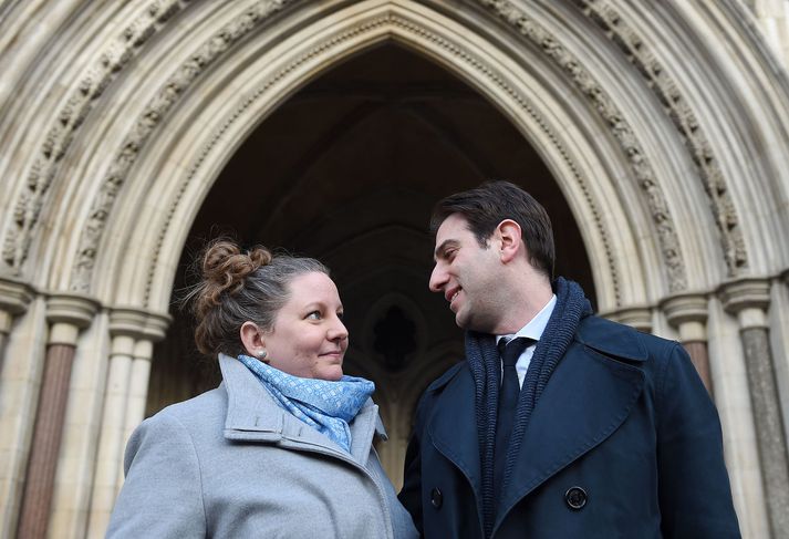 Rebecca Steinfeld og Charles Keidan fyrir utan áfrýjunardómstól í London.