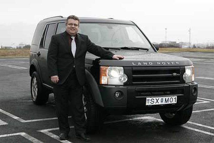 Siggi er með bíladellu á háu stigi.