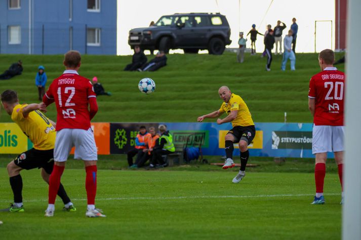 Rúnar Már Sigurjónsson og félagar í ÍA þurfa nauðsynlega á sigri að halda gegn Breiðabliki í dag.