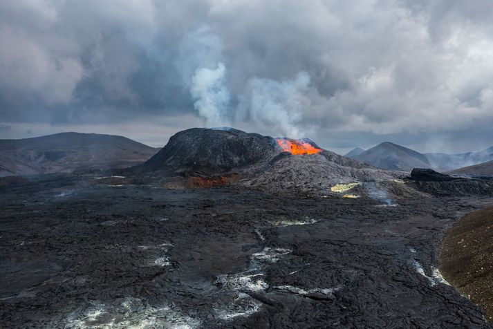 Samstarf Veðurstofu Íslands og finnska gervihnattafyrirtækisins ICEYE hefur skilað nákvæmari gögnum um eldgosið á Reykjanesi en áður hefur verið aflað um eldgos hér á landi.