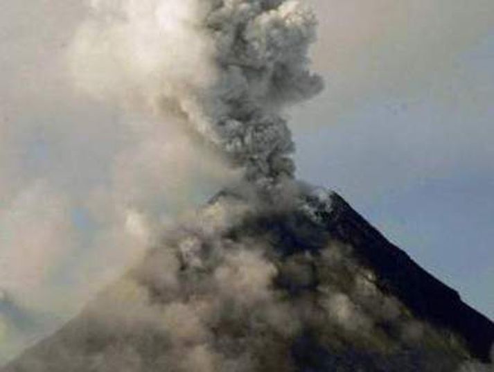 Eldfjallið Mayon Hefur gosið nærri 40 sinnum síðustu fjórar aldirnar.
fréttablaðið/AP