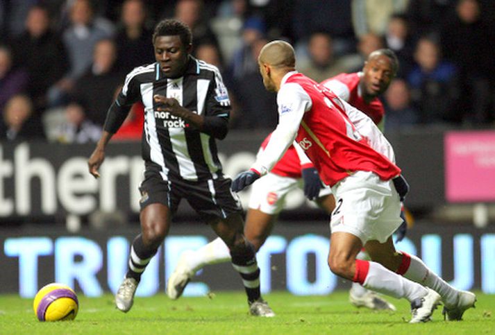 Obafemi Martins og Gael Clichy eigast við í kvöld.