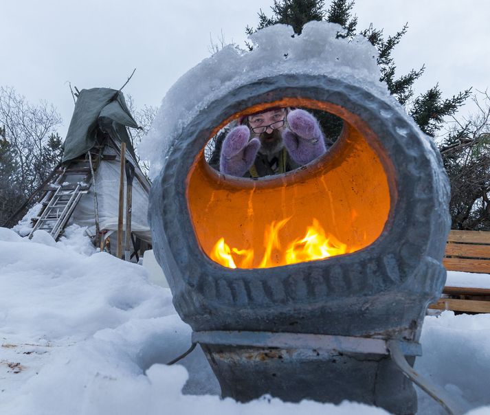 Hef gaman af eldinum og er alltaf eitthvað að stússa í kringum hann, segir Tryggvi Hansen.