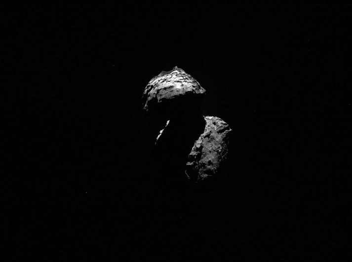 Halastjarnan 67P/Churyumov-Gerasimienko sem ESA lenti geimfari á árið 2014.