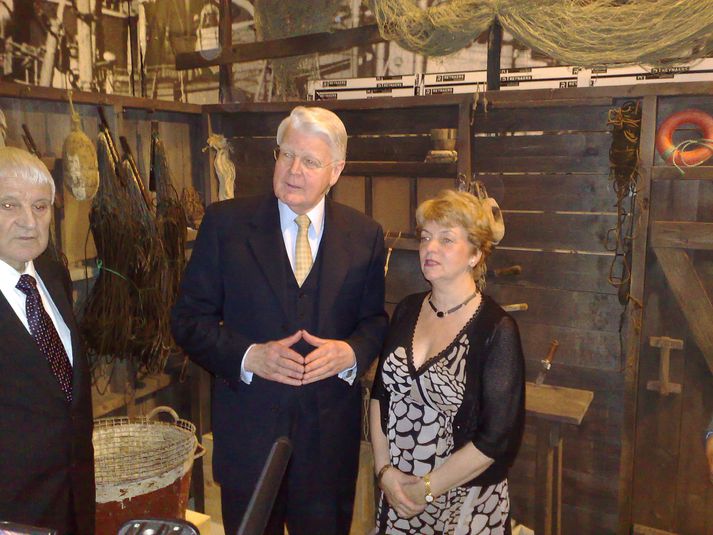 Ólafur Ragnar Grímsson, forseti, opnaði Víkina í morgun. Með honum er Sigrún Magnúsdóttir, forstöðumaður.