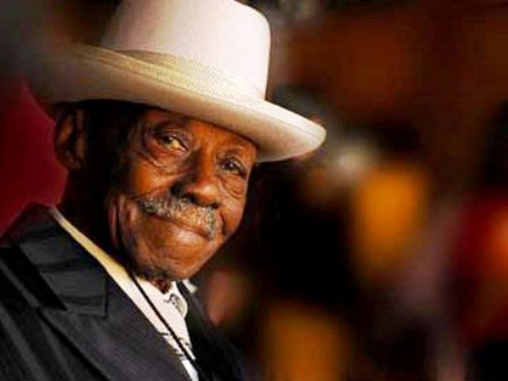 Goðsögnin Pinetop Perkins mun spila á Blúshátíð í Reykjavík í næsta mánuði.