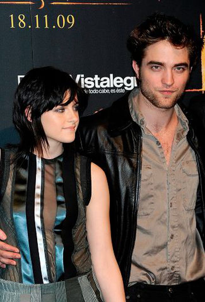 Kristen Stewart og Robert Pattinson eru ástfangið par.
nordicphotos/getty
