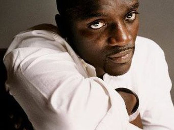 Akon.
