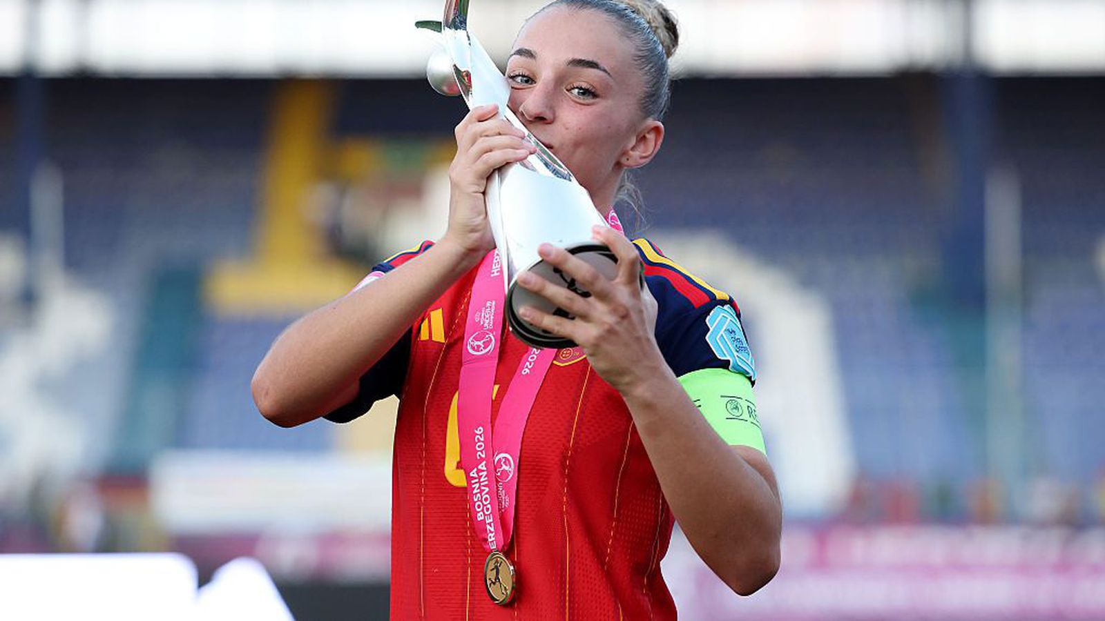Héldu flugi eftir sigurinn á Ís­landi og drottna yfir EM U19
