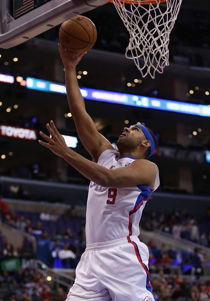 Dudley leggur boltann í körfuna í leik með Los Angeles Clippers.