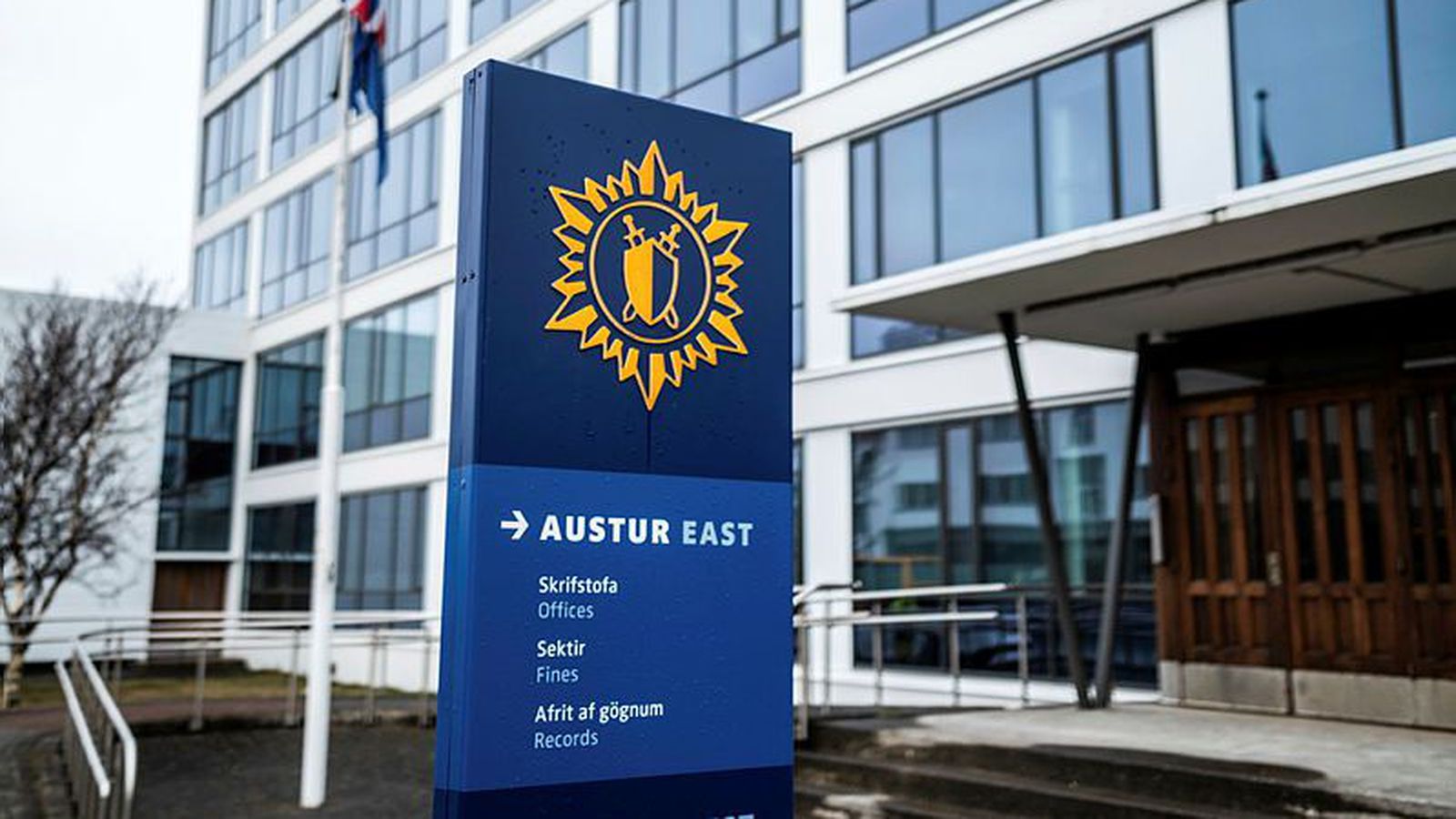Er­lendir aðilar stofna fölsk ís­lensk lén í annar­legum til­gangi