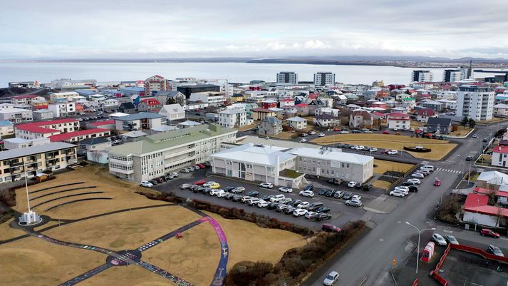 Íbúar á Suðurnesjum þurfa að bíða með að fara í sturtu þar til á morgun. Nema þeir vilji fara í kalda sturtu.