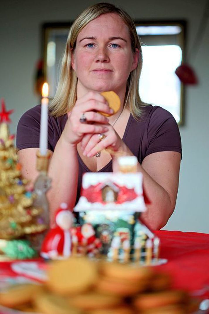 Lilja Sólrún bakar mömmukökur fyrir hver jól enda eru þær uppáhaldssmákökurnar hennar. Mamma hennar bakaði þær líka alltaf þegar Lilja Sólrún var lítil.mynd/valli