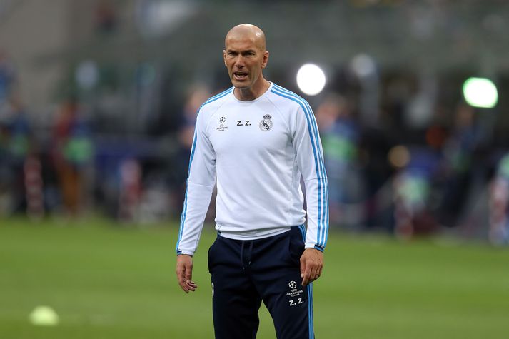 Zidane á síðustu æfingu Real fyrir leikinn stóra í kvöld.