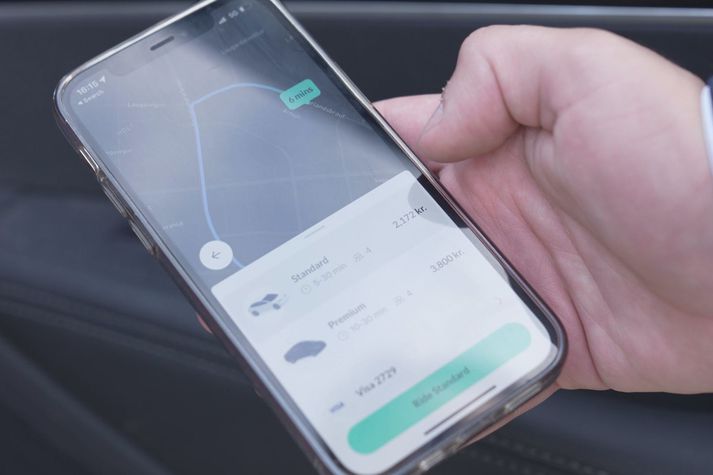Smáforritið segir notanda nákvæmlega hvað ferðin mun kosta hann.