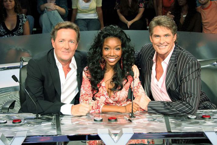Hasselhoff David Hasselhoff, hér ásamt samstarfsfélögum sínum Brandy og Piers Morgan, er ástfanginn upp fyrir haus af Hayley Roberts.