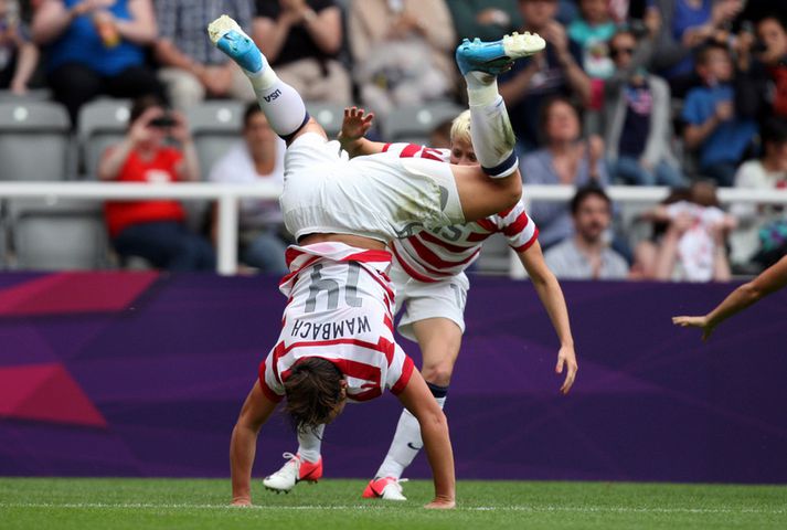 Abby Wambach fagnaði á sérstakan hátt.