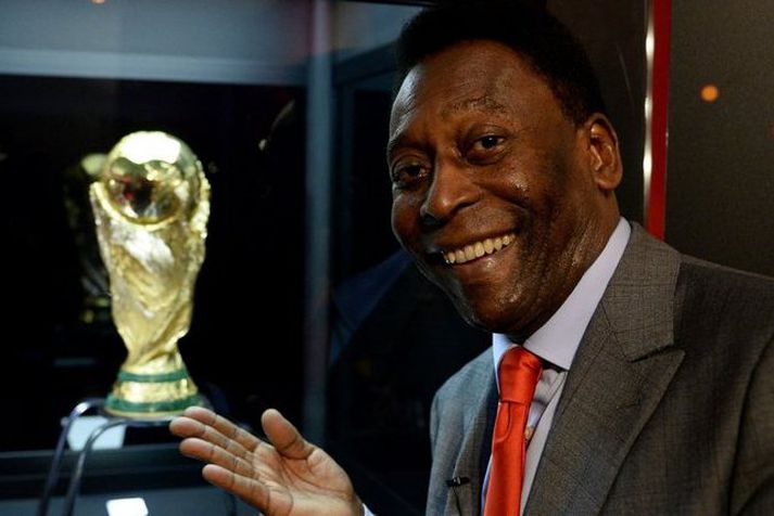 Pelé varð þrisvar sinnum heimsmeistari með brasilíska landsliðinu.
