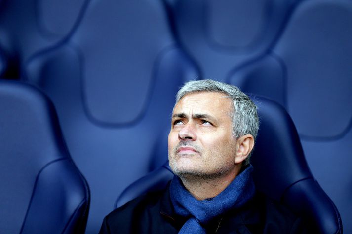 Jose Mourinho hefur ekki glímt við annað eins mótlæti á ferlinum og síðustu vikur og mánuði hjá Englandsmeisturum Chelsea. 
