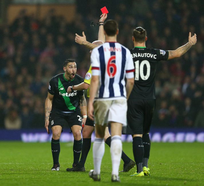 Geoff Cameron hafði ástæðu til að vera hissa á rauða spjaldinu.