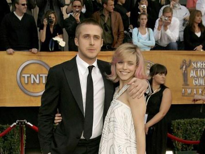 Ryan Gosling og Rachel McAdams, sem kynntust við tökur á myndinni The Notebook, eru skilin að skiptum.