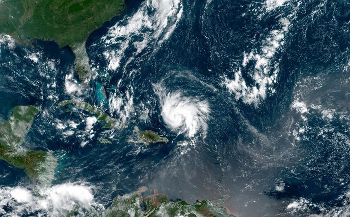 Gangi spár eftir verður Dorian fyrsti fjórða stigs fellibylur sem skellur á austurströnd Flórída síðan árið 1992 þegar fellibylurinn Andrew, sem var fimmta stigs fellibylur, rústaði öllu sem á vegi hans varð á Miami og varð 65 manns að bana.