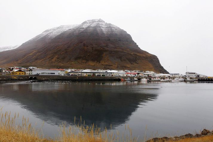 Þeir fimm einstaklingar sem hafa kært niðurfellingu rannsóknar lögreglustjórans á Vestfjörðum störfuðu allir hjá fiskvinnslu Jakobs Valgeirs í Bolungarvík. 