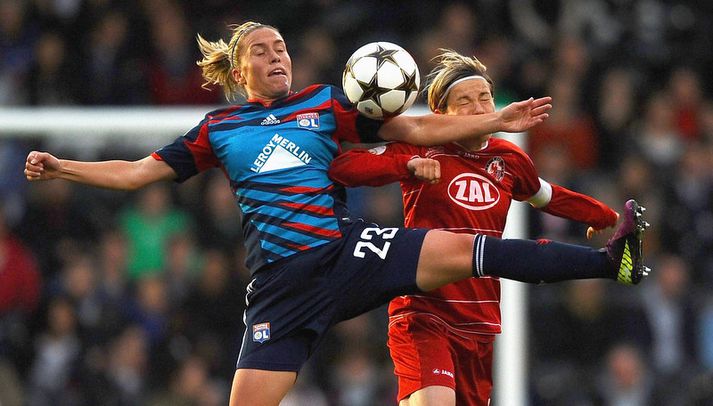 Camille Abily skoraði 2 mörk í dag fyrir Lyon.