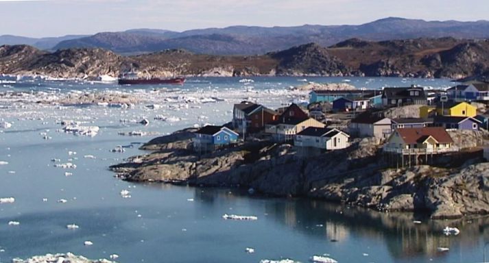 Frá Ilulissat, sem er stærsti bærinn við Diskó-flóa. Þorpið Ikamiut er fyrir sunnan Ilulissat.