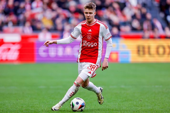Kristian Nökkvi Hlynsson og félagar í Ajax eiga erfitt verkefni fyrir höndum gegn sjóðheitu liði Aston Villa.
