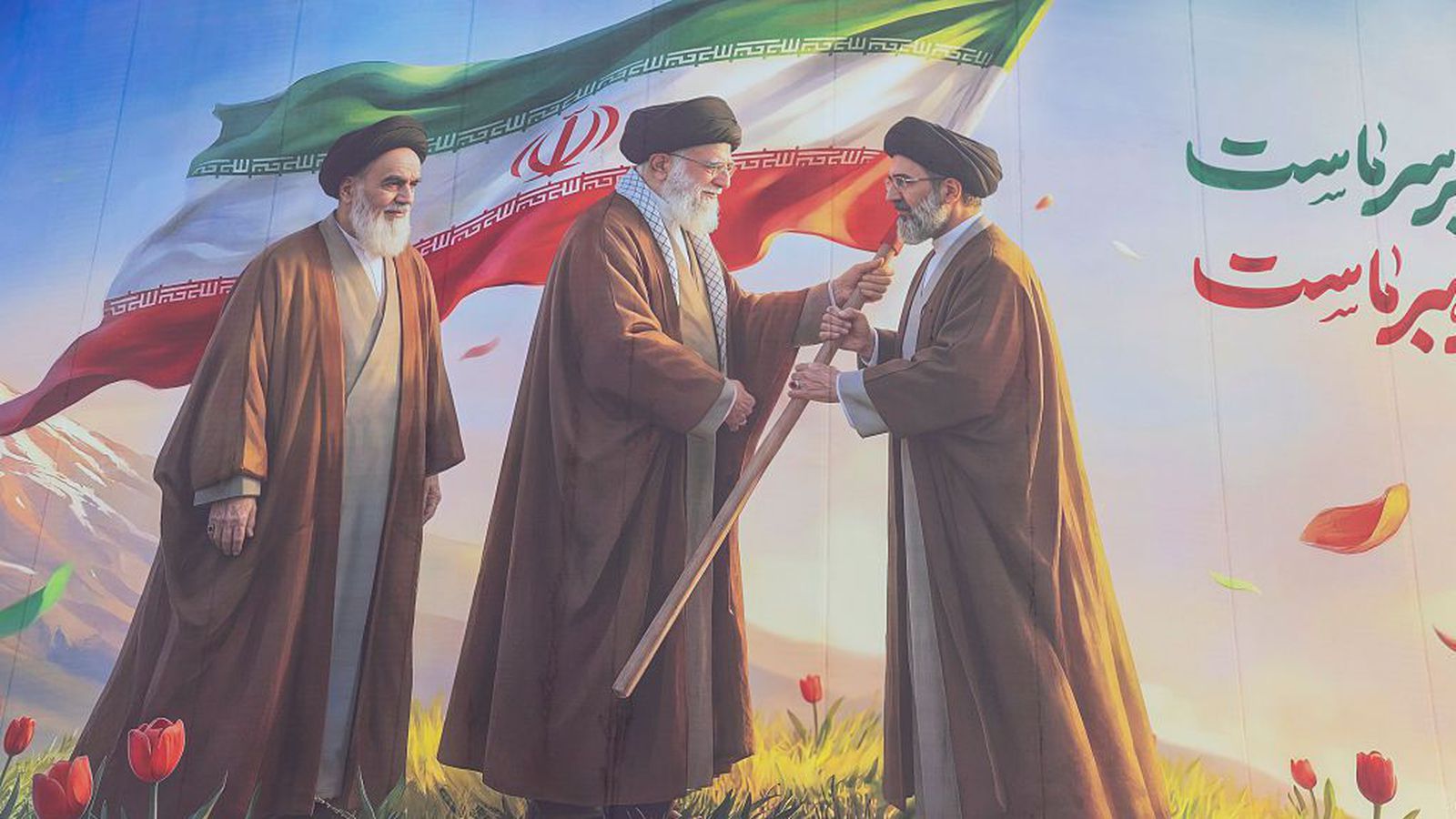 Mojtaba Khamenei særður en ó­hultur