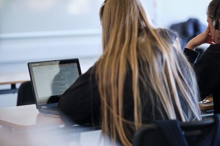 Árangur íslenskra stúlkna í stærðfræði hefur versnað umtalsvert samkvæmt nýjustu PISA-rannsókninni. Myndin tengist fréttinni ekki beint.