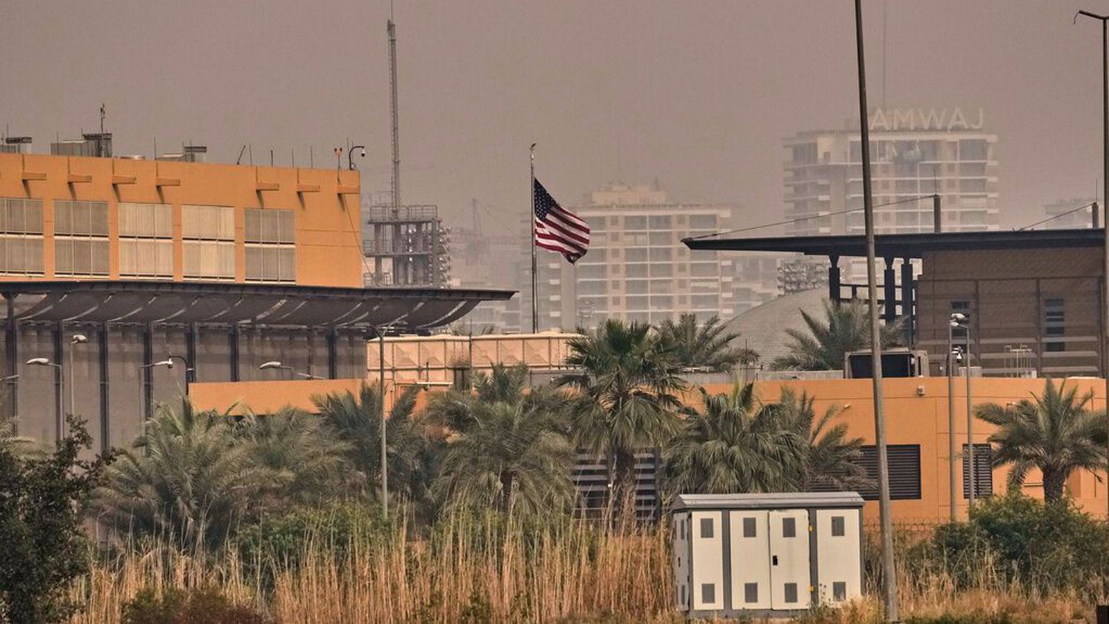 Á­rás gerð á sendi­ráð Banda­ríkjanna í Baghdad