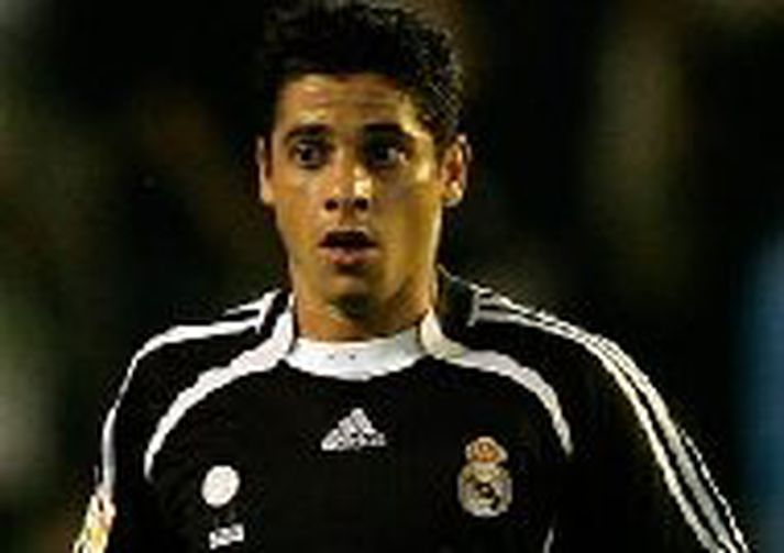 Cicinho virðist vera á förum frá Real Madrid