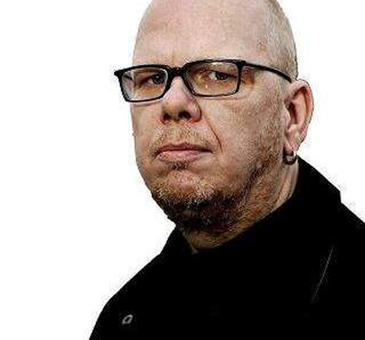 Ævar Örn ekki sjá um spurningakeppnina um hvítasunnuhelgina. heldur „bara“ um Glerlykilinn, sem verður afhentur í Norræna húsinu klukkan fjögur í dag.