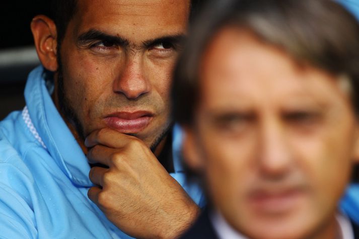Pressan er nú á Tevez.