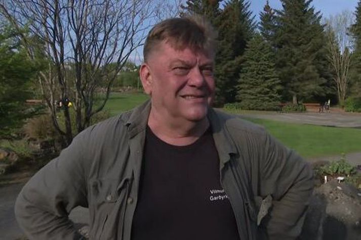 Vilmundur er ánægður með veðrið og áhrif þess á gróður og menn.