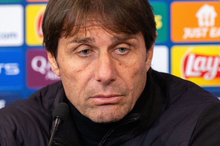 Antonio Conte var niðurlútur á blaðamannafundi eftir leikinn í gær. 