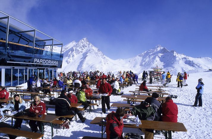 Ischgl er gríðarlega vinsæll skíðastaður. Í upphafi covid faraldursins komu margir Íslendingar smitaðir þaðan.