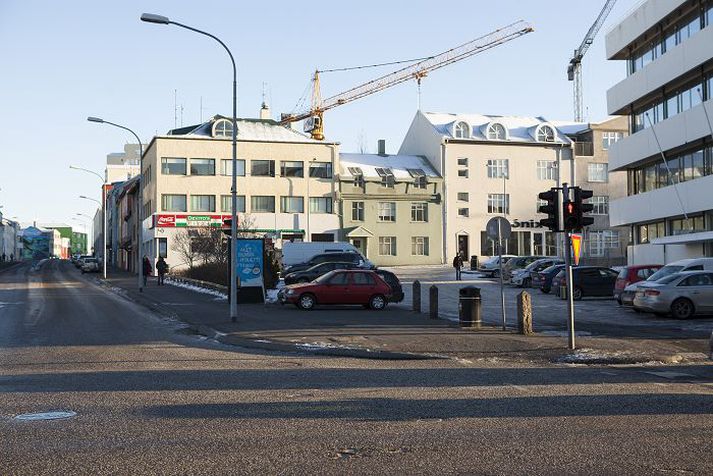 Hér er fyrirhugað torg sem verður opið almenningi. Gert er ráð fyrir veitingaaðstöðu á torginu.