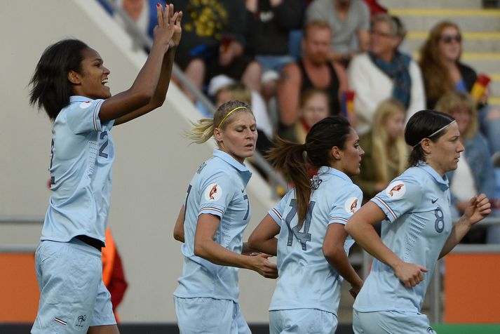 Wendie Renard fagnar hér ásamt liðsfélögum sínum.