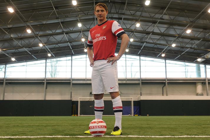 Kim Kallstrom klárar tímabilið með Arsenal en hann er eini leikmaðurinn sem eitt af efstu liðunum fékk til sín í gær og mun spila á þessu tímabili.
