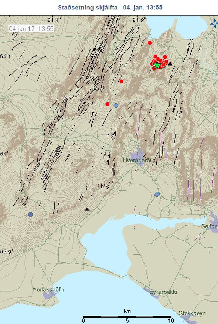 Á þessari mynd af vef Veðurstofunnar sjást eftirskjálftarnir merktir með rauðu en skjálftinn sem var 3,8 að stærð er merktur með stjörnu.