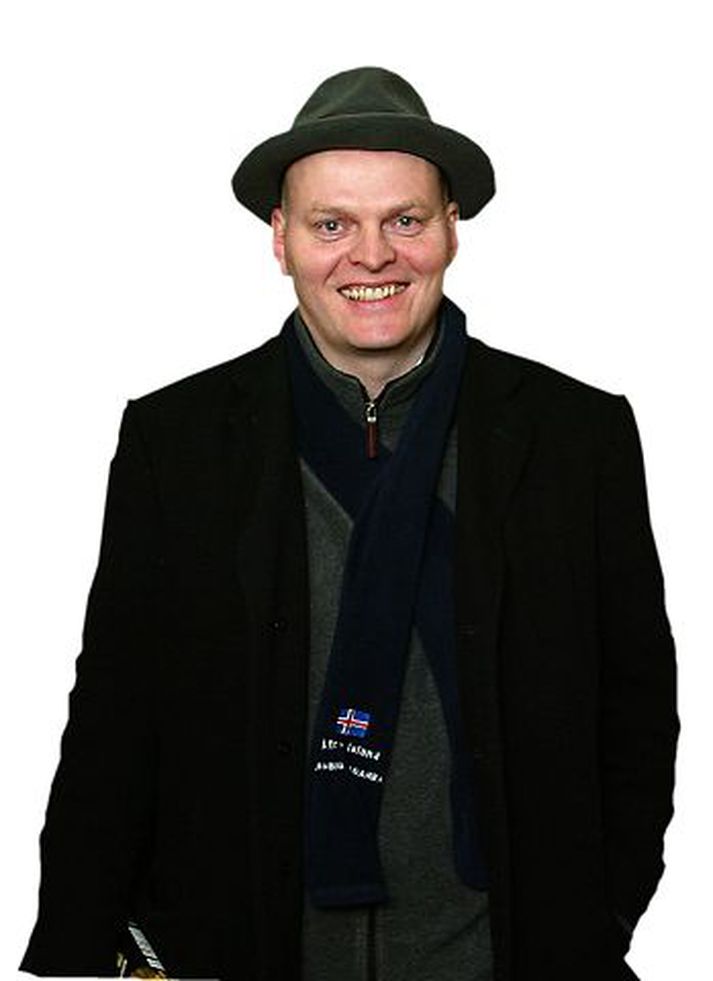 Hallgrímur Helgason Danskur gagnrýnandi segir Höfund Íslands ríflega hundrað sinnum betri en 101 Reykjavík.
