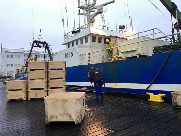Frá Reykjavíkurhöfn. Heildarverðmæti fiskafla skipa var 26 prósentum lægri í apríl á þessu ári en í fyrra.