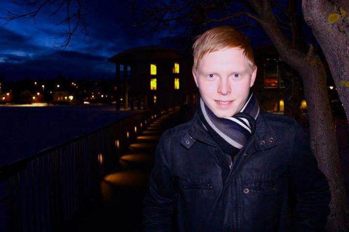 Natan Kolbeinsson, formaður Hallveigar, á dimmu vetrarkvöldi.