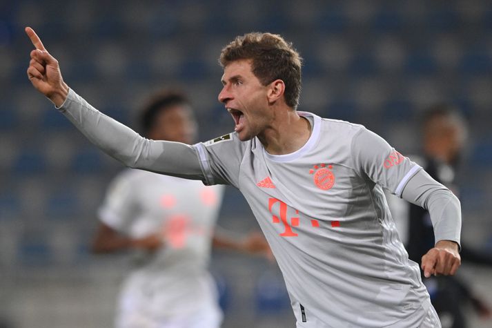 Thomas Muller fagnar einu af mörkum sínum í dag.